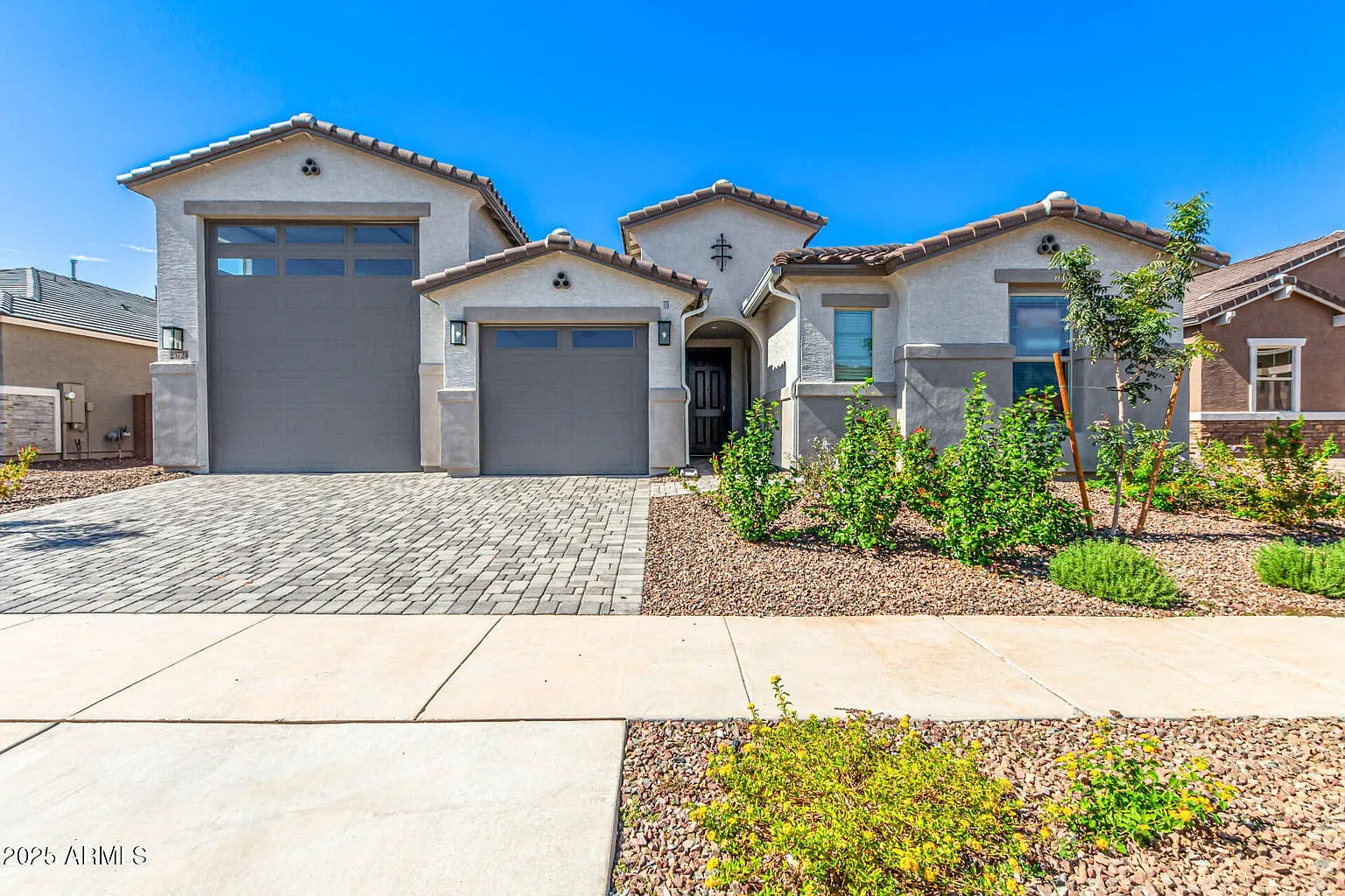 3 bed, 2.5 bath, 2380 sqft, $3,000 — Photo 1