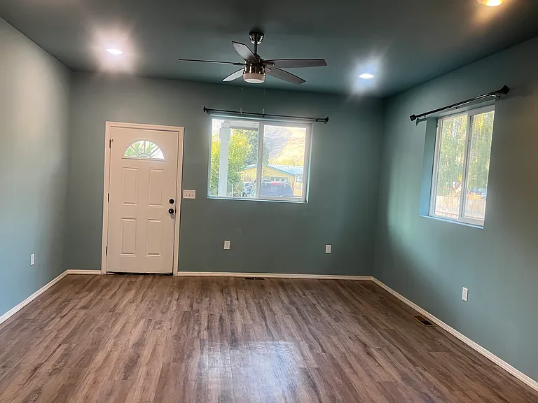 406 E R St #1 — Photo 3