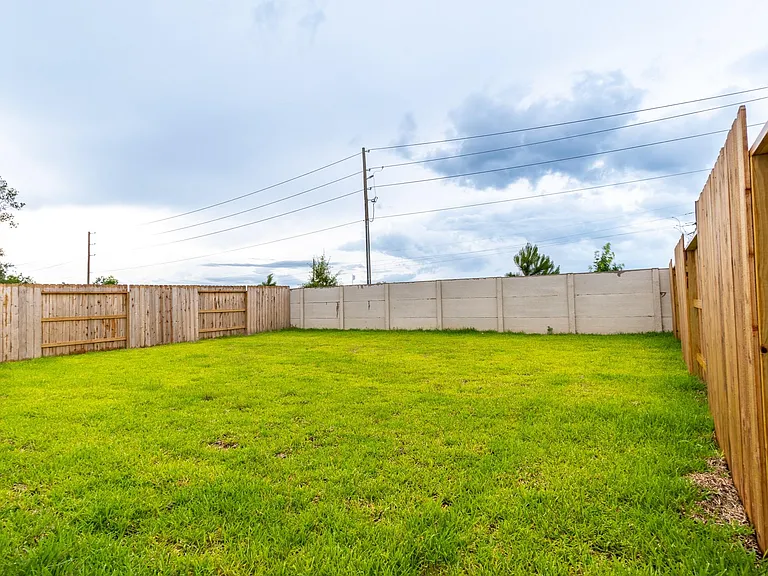 31406 Pratola Serra Cir — Photo 33