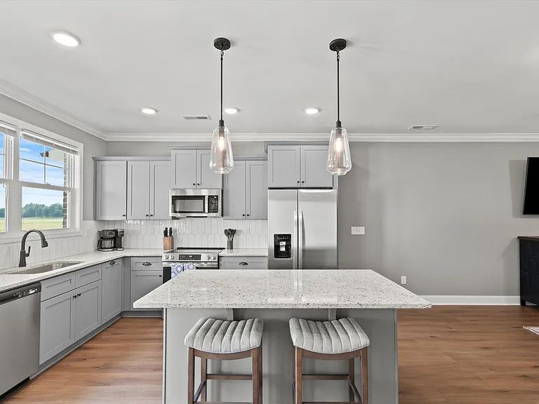 169 Susan Lynn Dr — Photo 8