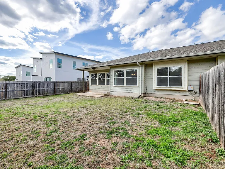 21501 Boggy Ford Rd #B — Photo 29