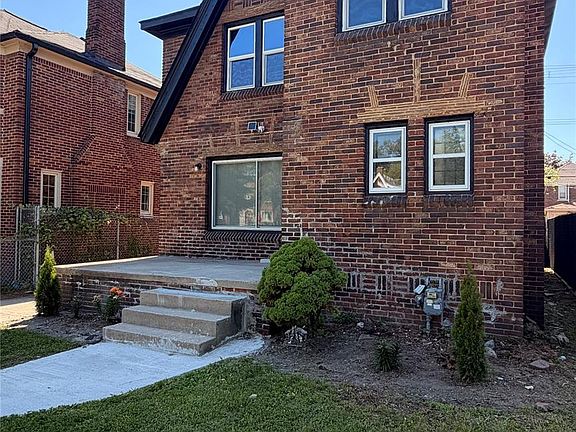 3rd image of 17545 Pennington Dr