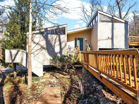 2nd image of 3595 Cooper Rd