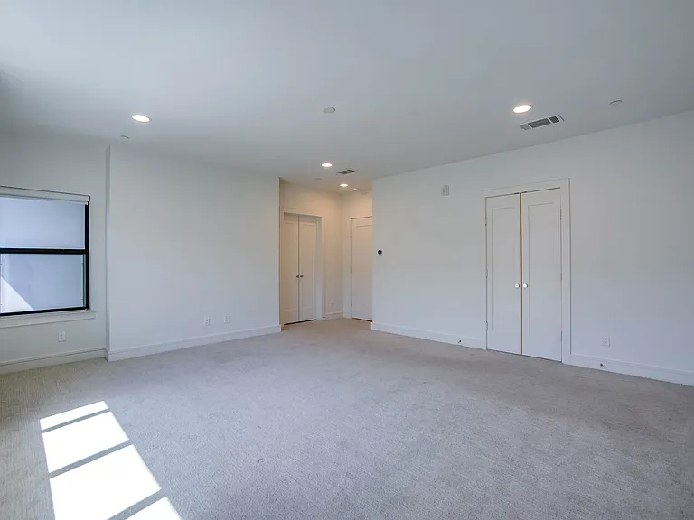 2127 Clark St #104 — Photo 6