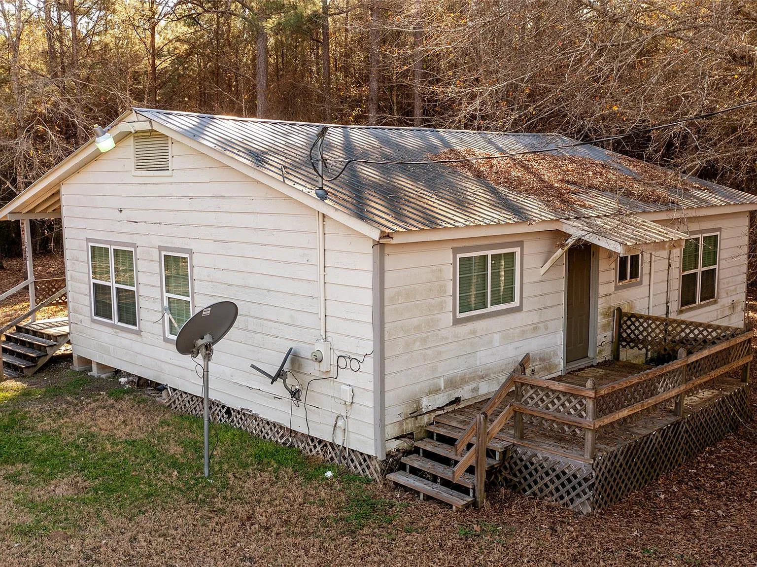 3 bed, 1.0 bath, 1400 sqft, $1,250 — Photo 3