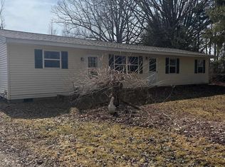 11105 Bryce Rd, Emmett, MI 48022