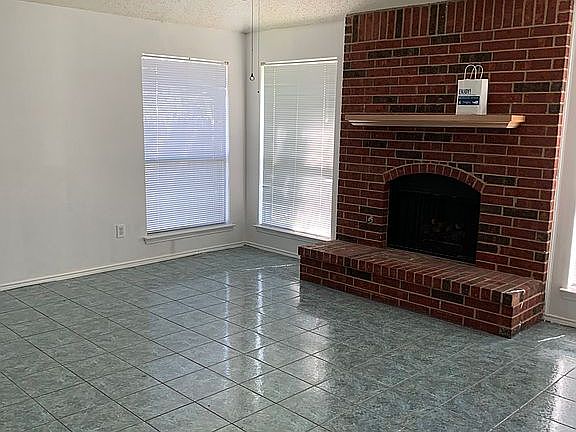 4th image of 202 Ember Glen Dr