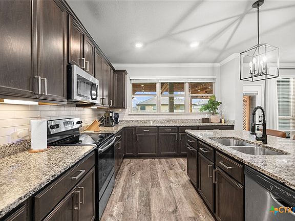 5th image of 3249 Samson Dr
