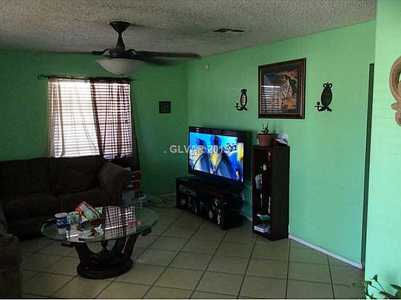 3rd image of 2204 Ash Ave