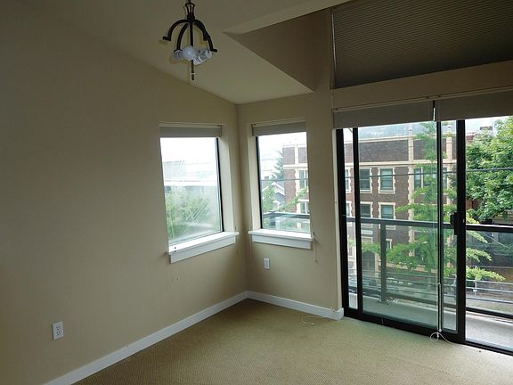 4th image of 2034 Eastlake Ave E