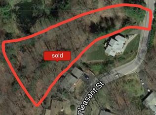 13 Pleasant St, Bethel, CT 06801