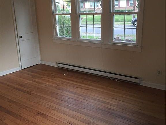4th image of 610 Jasper Ave