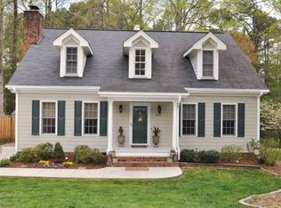 6212 Iris Dr, Raleigh, NC 27612