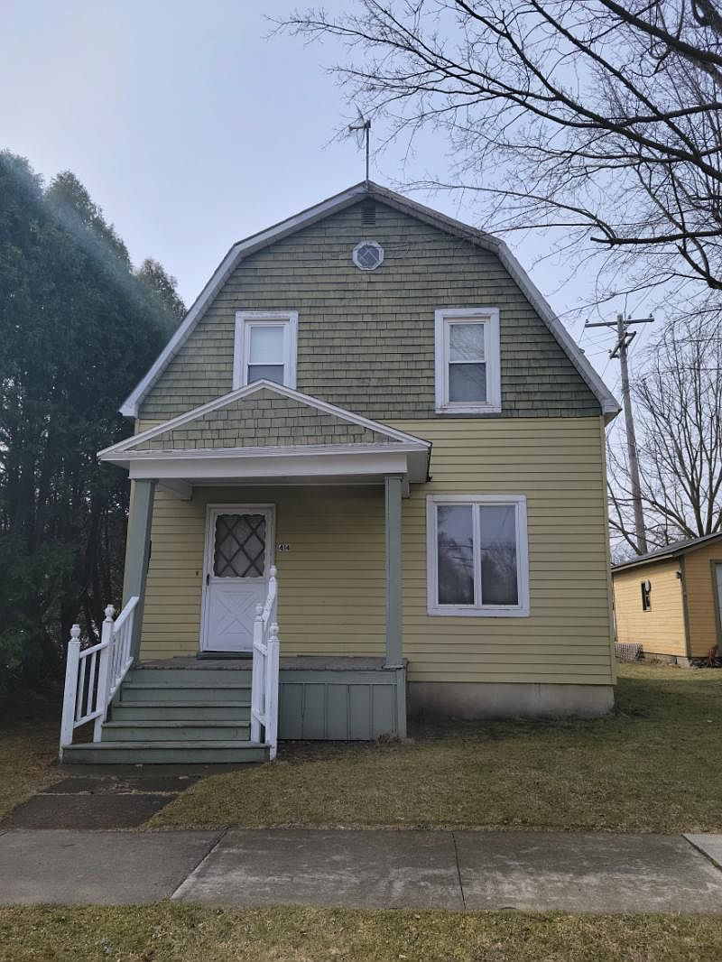 414 E Irwin St, Bad Axe, MI 48413 Zillow