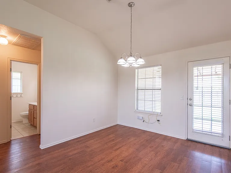 17405 Bronze Ln — Photo 9
