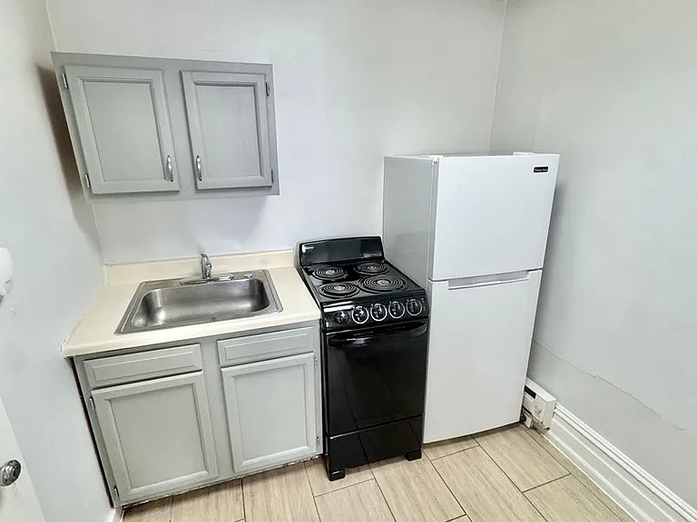 120-122 N 8th St — Photo 5