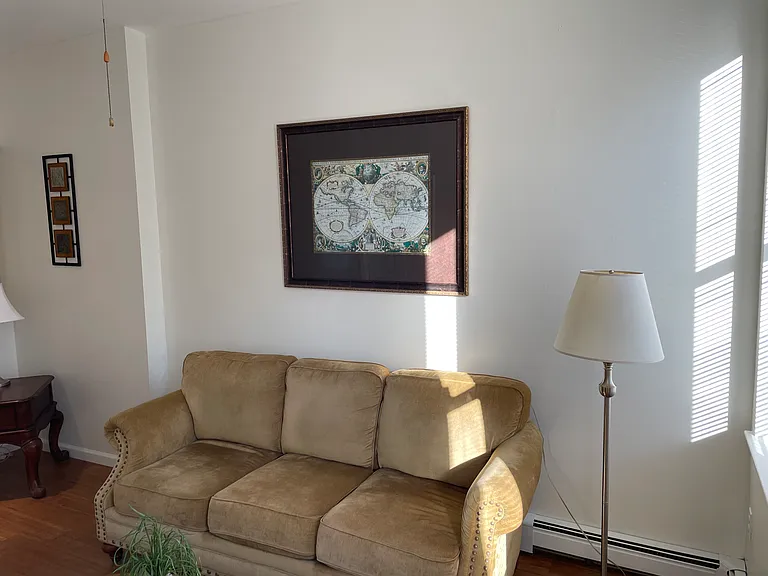 669 Ferry St — Photo 12