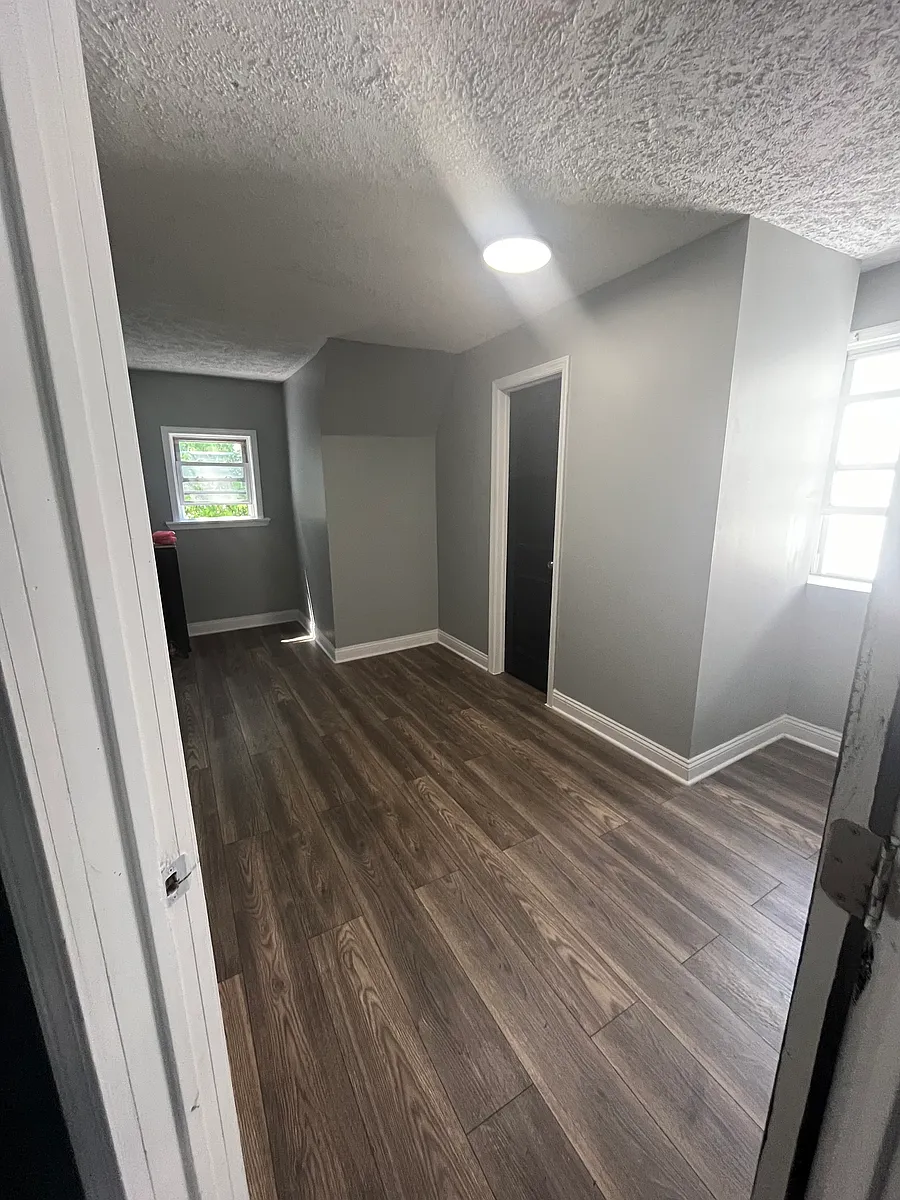 Building Photo - 859 S 15th St #1