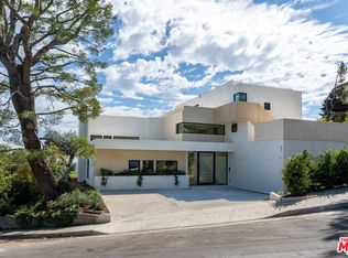 2501 Banyan Dr, Los Angeles, CA 90049