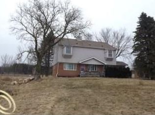 6844 Trumble Rd, Saint Clair, MI 48079