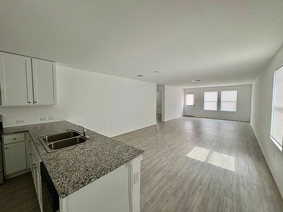 2nd image of 2806 Millikan Dr