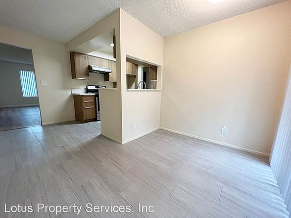 5th image of 128 S Chapel Ave #11