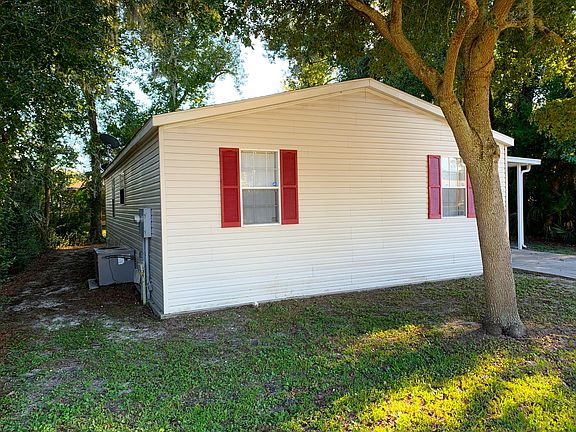 2nd image of 1121 Yaupon St