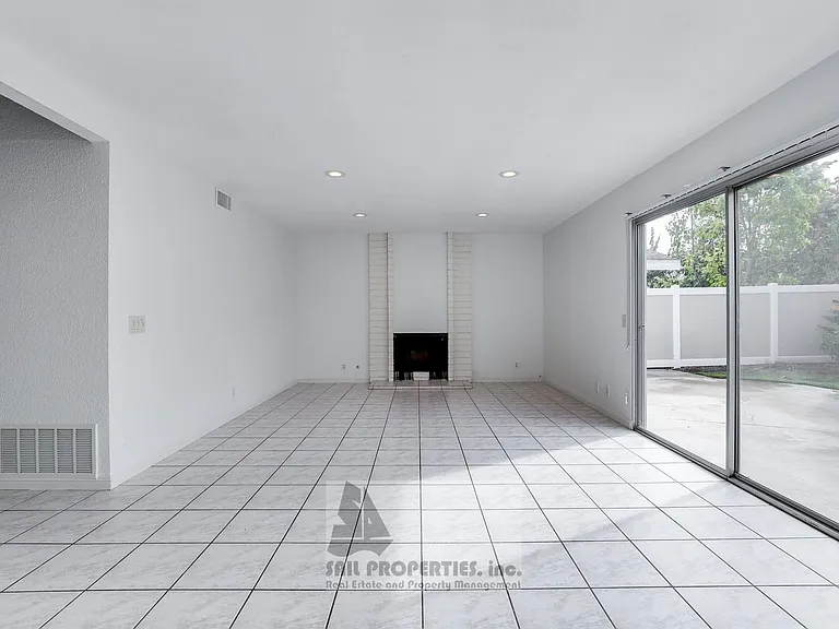8602 Doremere Dr — Photo 6