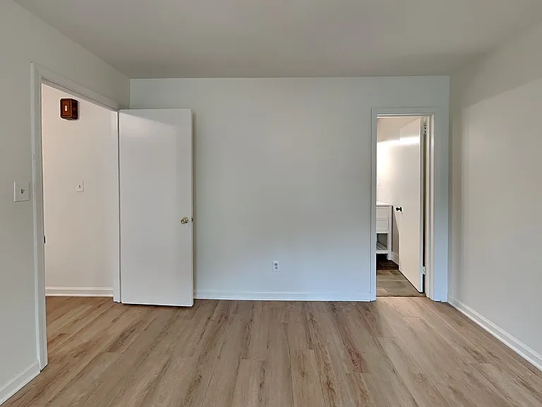 4418 Englewood Rd — Photo 12