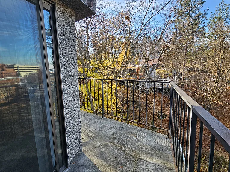 5th floor unit oversized balcony