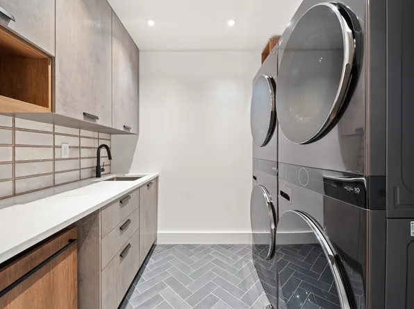 209 6th Street image 23 of 50