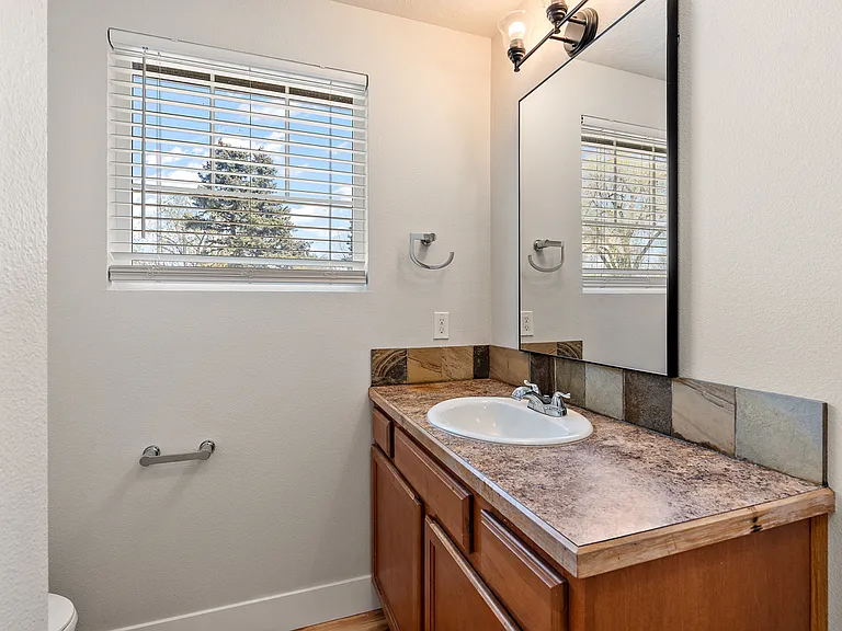 1701 S Robert St — Photo 20