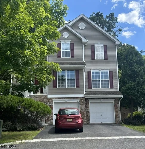 310 Winding Hill Dr Photo 1