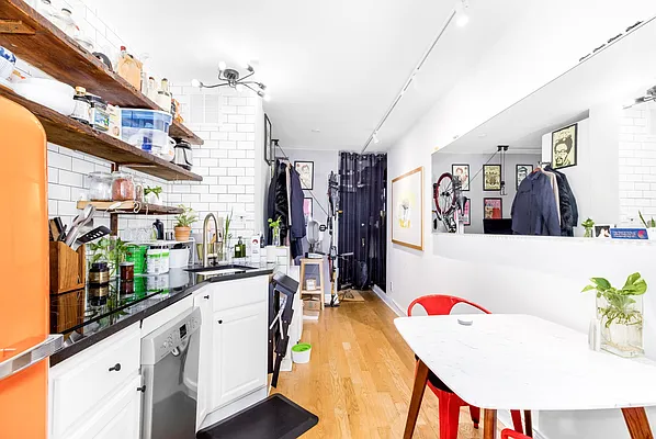 Sold by Douglas Elliman | media 14