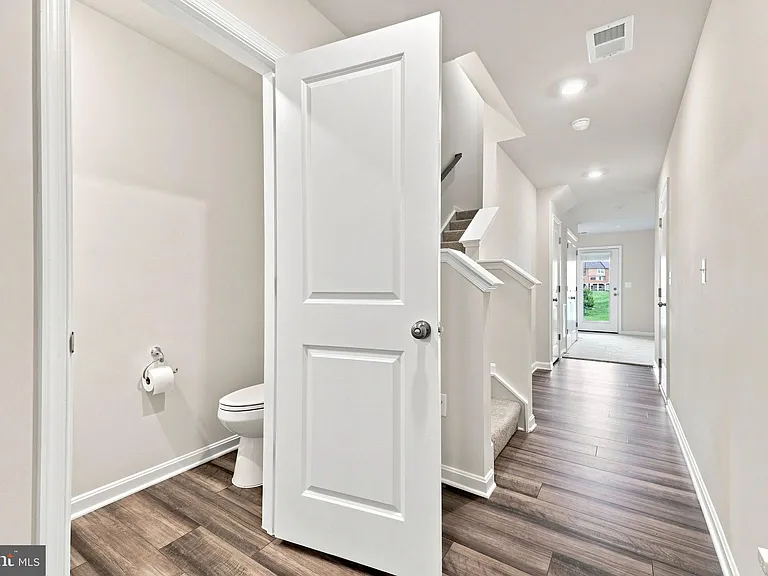 417 Seeback Dr — Photo 9