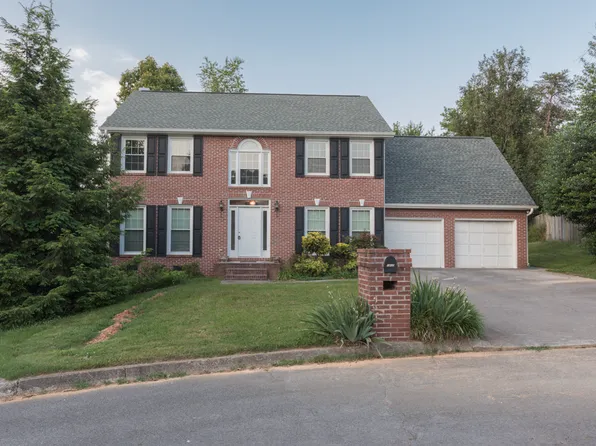 1400 Autumn Ridge Dr, Knoxville, TN 37922