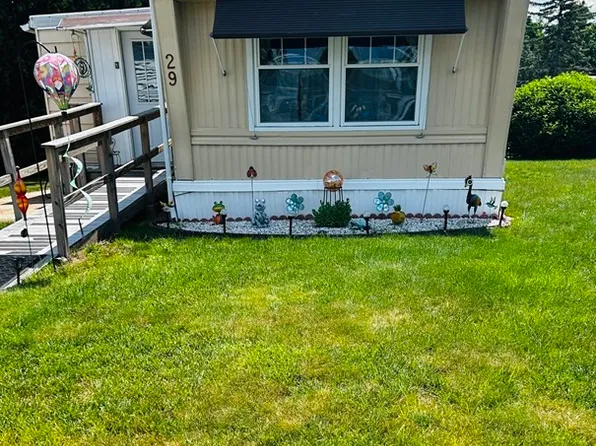 735 Memorial Dr #29, Chicopee, MA 01020