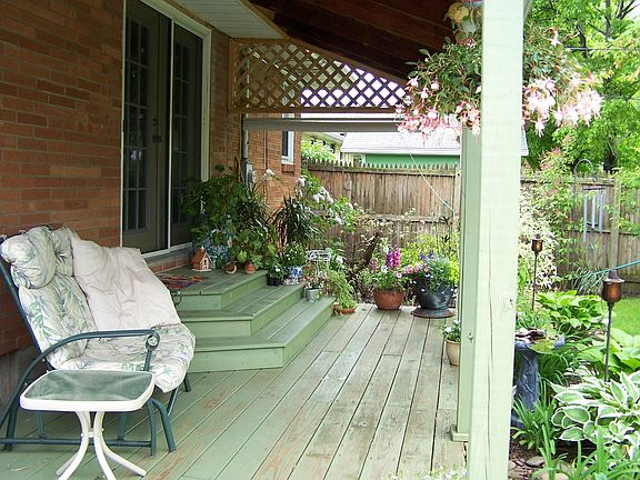Deck off MB w french doors