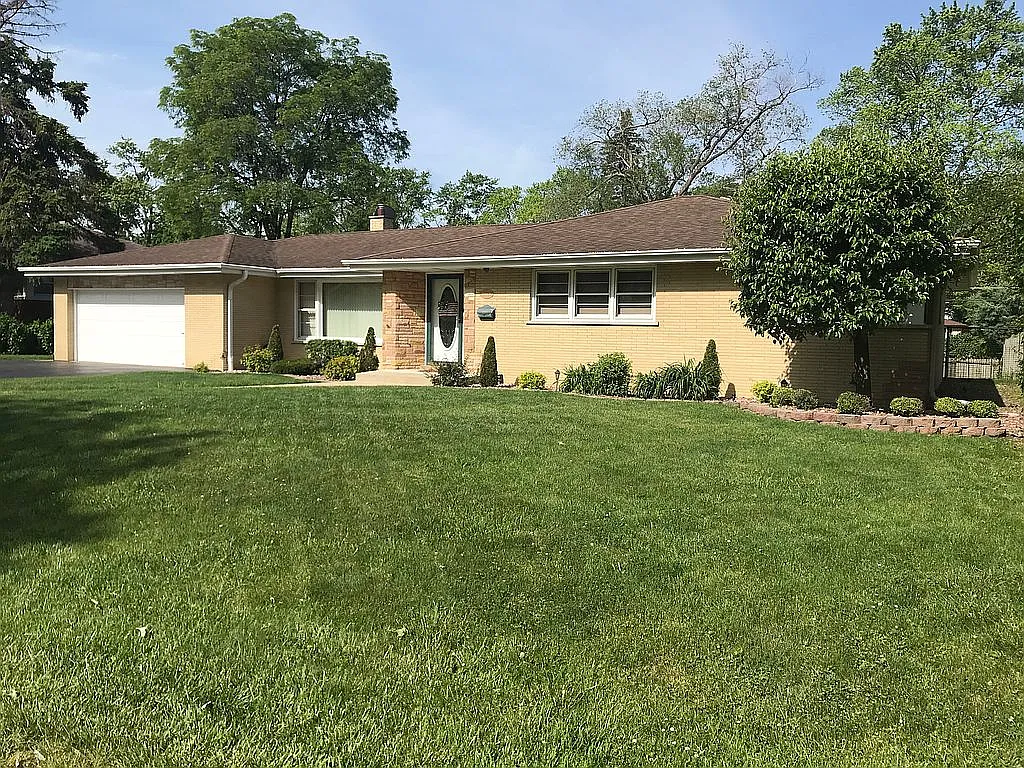 10808 S Nordica Ave photo 1