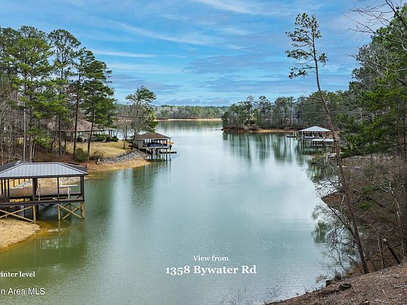 4th image of 1358 Bywater Rd