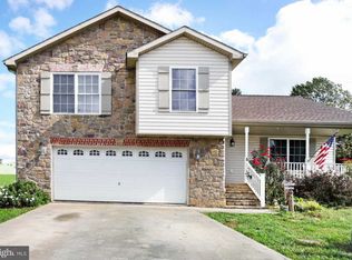 5 Pochards Ct, Martinsburg, WV 25403