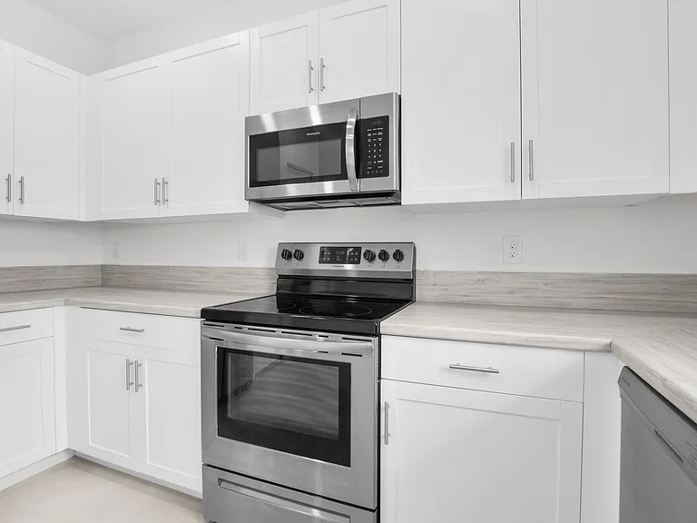 20610 NE 5th Pl — Photo 25