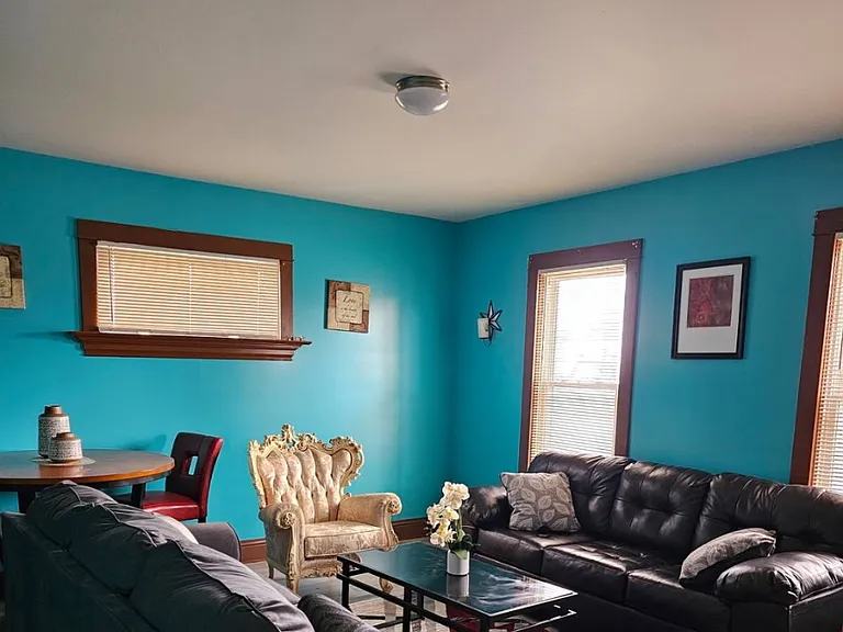 2600 Commercial Ave #1B — Photo 2