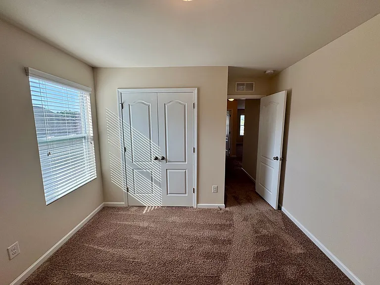 1580 Spring Blossom Trl — Photo 31