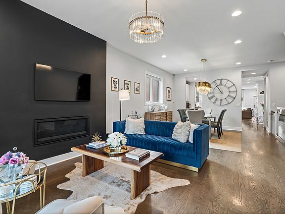 2nd image of 2731 W Cortez St #1