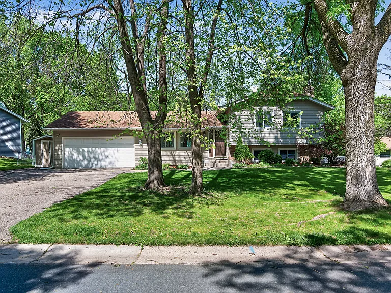 7466 Dallas Ln N — Photo 3