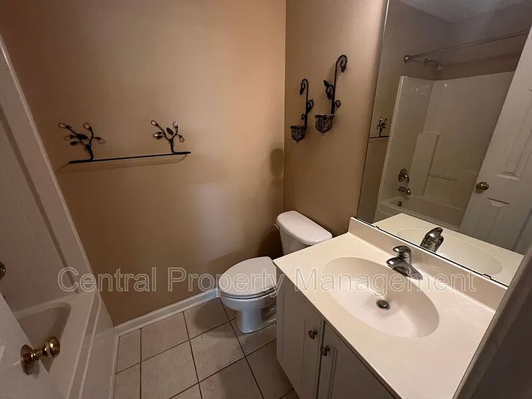 409 Falling Rock Way — Photo 7