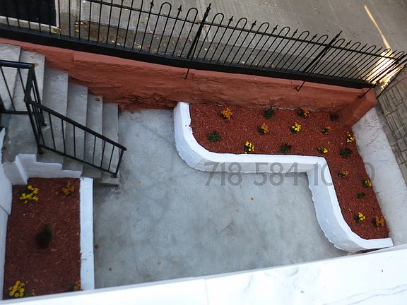 5th image of 1134 Beach Ave