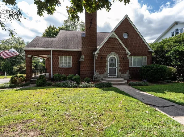201 Beall St NW, Lenoir, NC 28645