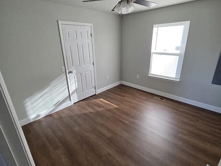 225 Dylan Ln — Photo 6